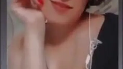 بنت تصور تيك توك لحبيبها وتوريله بزازها الجميلة سكس نودز مصري