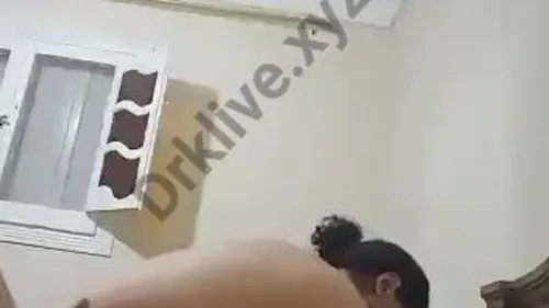 ميلفاية مصرية هايجة مع شاب في الجامعة تركب زبه بهيجان سكس مصري xnxx