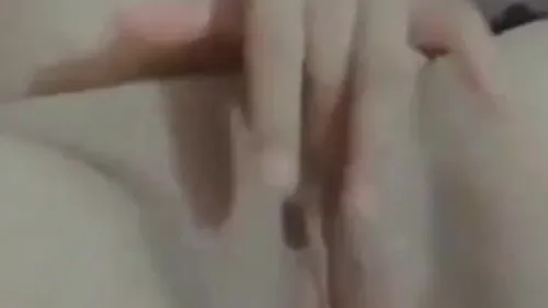 بنت تلعب في كسها الوردي وتصور لحبيبها سكس نودز مصري