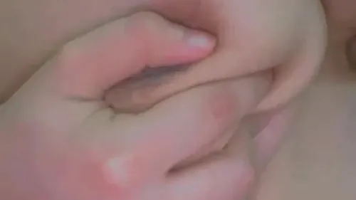 البت تمص بزازها الكبار وتتلبون على حبيبها سكس نودز مصري