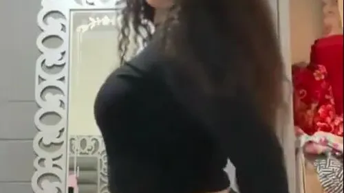 مزة بشعر كيرلي تبعت نودز لحبيبها وتروحله البيت يفشخها سكس مصري