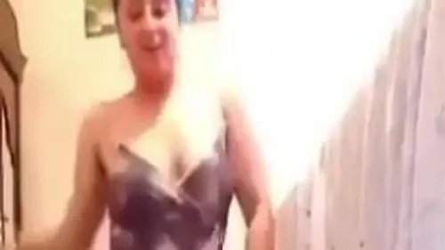 رقص بلدي نار تقلع قميص النوم وترقص ملط سكس نودز مصري