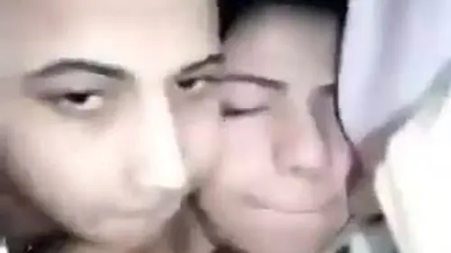 شاب عنتيل يركب فوق حبيبته الاندر ايدج – سكس مصري