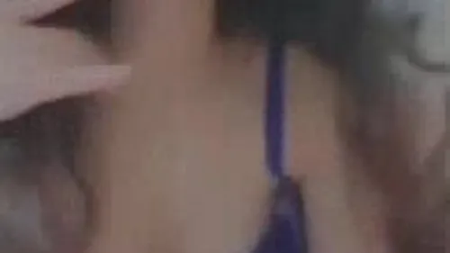 اندر ايدج بيضا لبن تلعب في كسها الوردي سكس نودز مصري