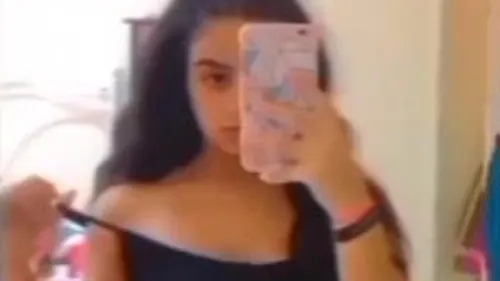 بنوتة عسولة تصور بزازها وتبعتها لحبيبها سكس مصري نودز