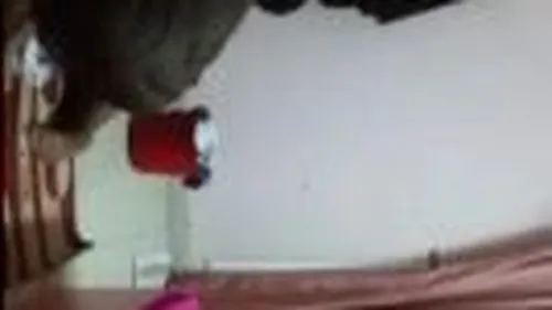 يلحس طيز وكس اخته وهي تراقب الباب سكس مصري xnxx