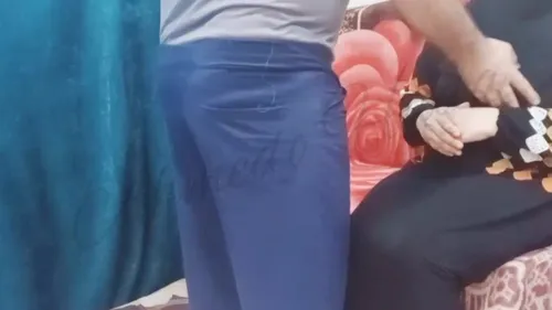 شاب هايج ينيك مرات البواب – سكس مصري