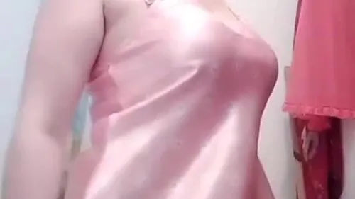 مزة مصرية جسمها مفهوش غلطة تدلع وتتمايص سكس نودز مصري