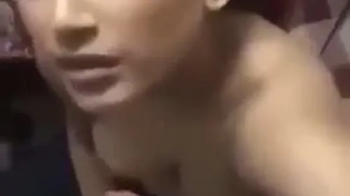 صاحبته تمصله وياخدها على السرير يفشخها سكس مصري xnxx