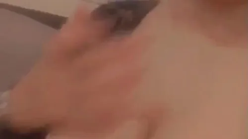 كتكوتة اندر ايدج بزازها كبيرة نار تلعب فيهم في الحمام سكس نودز مصري