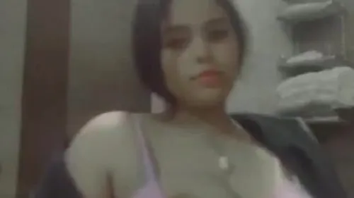 مراهقة بزازها كبيرة اوي تقلع هدومها وتلعب فيهم سكس نودز مصري