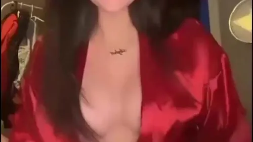 متع زبك مع الدلوعة ايه خلف تلعب في كسها وتتشرمط سكس عربي