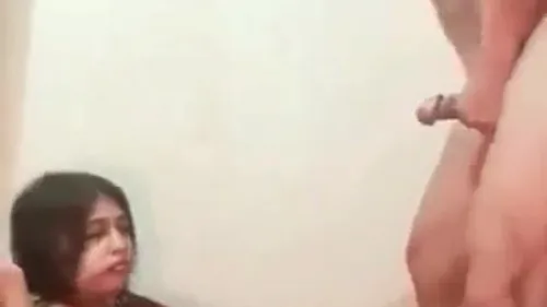 بينيكها ومستحملش جاب حليبه بسرعة سكس عربي