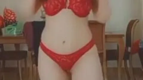 بنت بطل جسمها فاجر تتدلع وتتلبون على حبيبها سكس نودز مصري