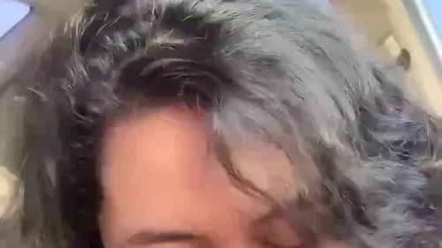 تجلخ زب صاحبها في السيارة لحد ما يقذف سكس عربي