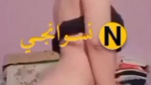 كتكوتة بنضارة تبعت نودز لصاحبها في المدرسة سكس مصري