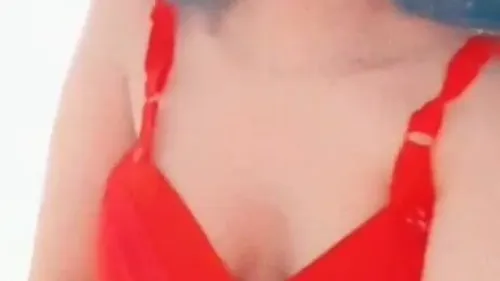 بنت اندر ايدج كيوت تلعب في كسها في الحمام سكس نودز مصري