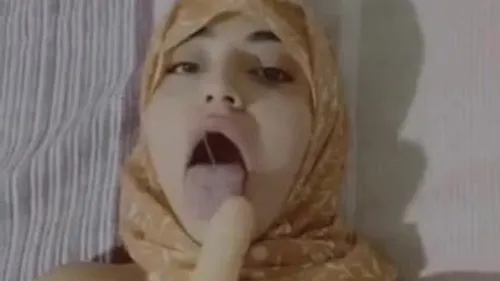 محجبة تصور فيديو وهي بتمص الزب الصناعي الكبير سكس محجبات مصري xnxx