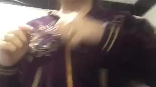 بنت جسمها قشطة تقلع وتمتع عشيقها بجسمها وكسها سكس نودز مصري