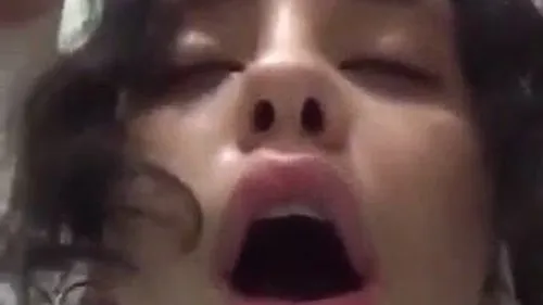 بت هايجة اوي ولبوة اوي تضرب سبعة ونص لحبيبها سكس نودز مصري