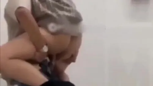 بت محجبة هايجة أوي حبيبها يرفعها على زبه سكس مصري