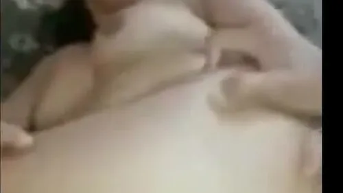 ابن عمها يدخل عليا وينيكها في طيزها – سكس مصري