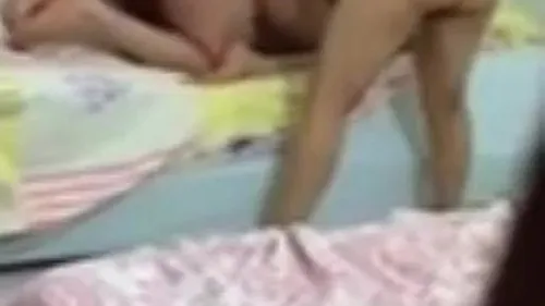 عنتيل ينيك شرموطتين جامدين بالدور وصاحبه واقف يصور سكس مصري xnxx