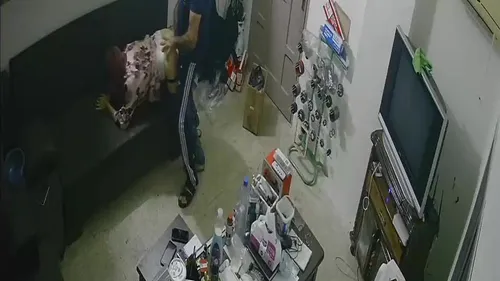 ميكانيكي ينيك زبونة محجبة في الورشة سكس مصري