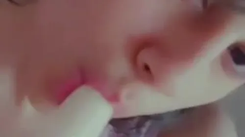 تصور لحبيبها وهي بتمص الموزة وتقوله همص زبك كده سكس نودز مصري