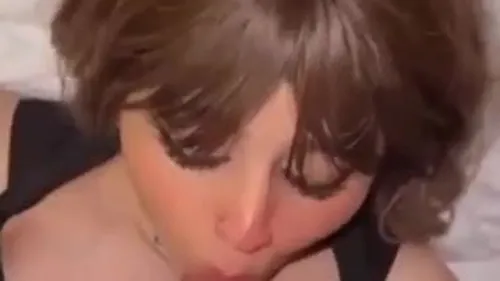 قحبة خليجية تمص زب فحلها سكس خليجي
