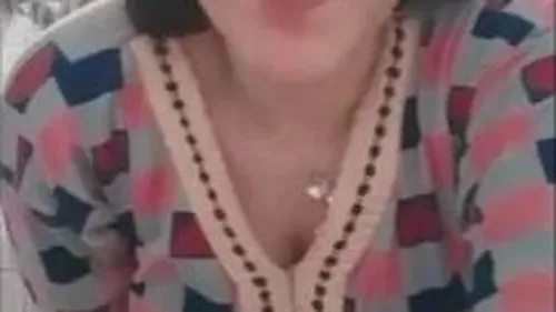 حتة بلدي من الآخر تقلع العباية وتعرض جسمها الفاجر سكس نودز مصري