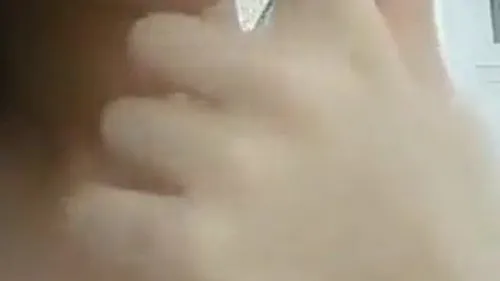 بنت هايجة تعرض بزازها وتبعبص كسها سكس نودز مصري