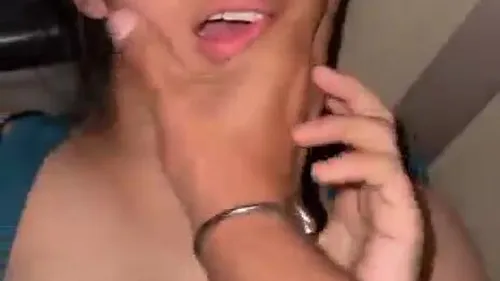 بنت خاضعة تتناك من حبيبها في العربية ويضربها وهي مبسوطة سكس عربي