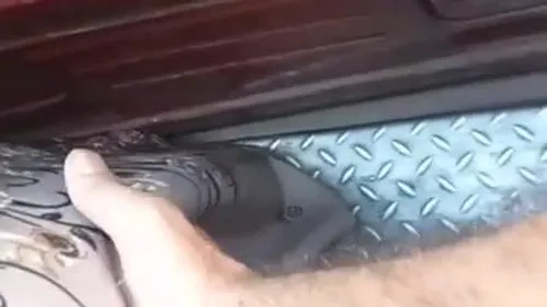 متحرش هيجان يحسس على طيز ميلف في المواصلات سكس تحرش مصري