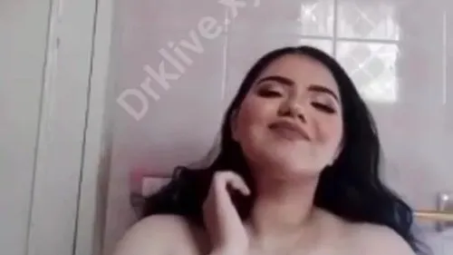 ميلف هيجانة على نفسها تعرض بزازها وهي على آخرها سكس نودز مصري