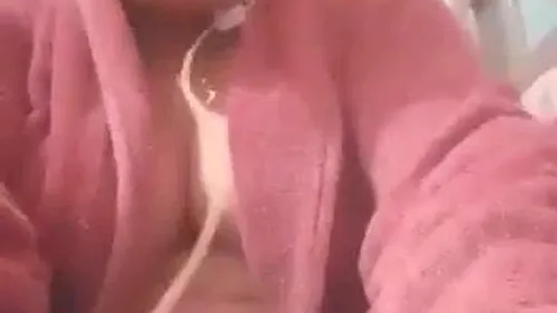 ميلف اربعينية مطلقة ملط في فيديو كول مع عشيقها سكس نودز مصري