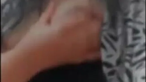 بنت اندر ايدج هايجة تعرض بزازها وكسها لحبيبها في الحمام سكس نودز مصري