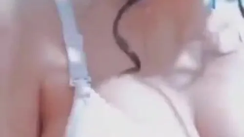 بنوتة قشطة ملبن تصور لحبيبها هيجانها وتضرب سبعة ونص سكس نودز مصري