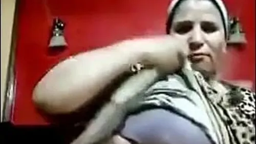 فلاحة مطلقة تبعت نودز لعشيقها الهيجان سكس نودز مصري