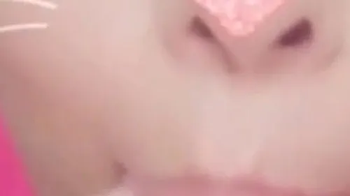 قطقوطة صغيرة ممحونة اوي تفرك كسها جامد سكس نودز مصري